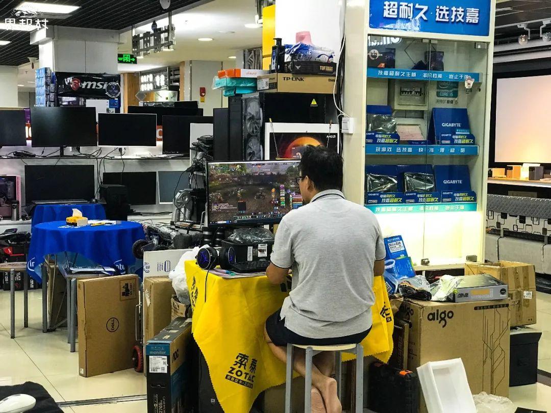 南宁电子卖场萧条 电商冲击、诚信缺失与商户的破局之道